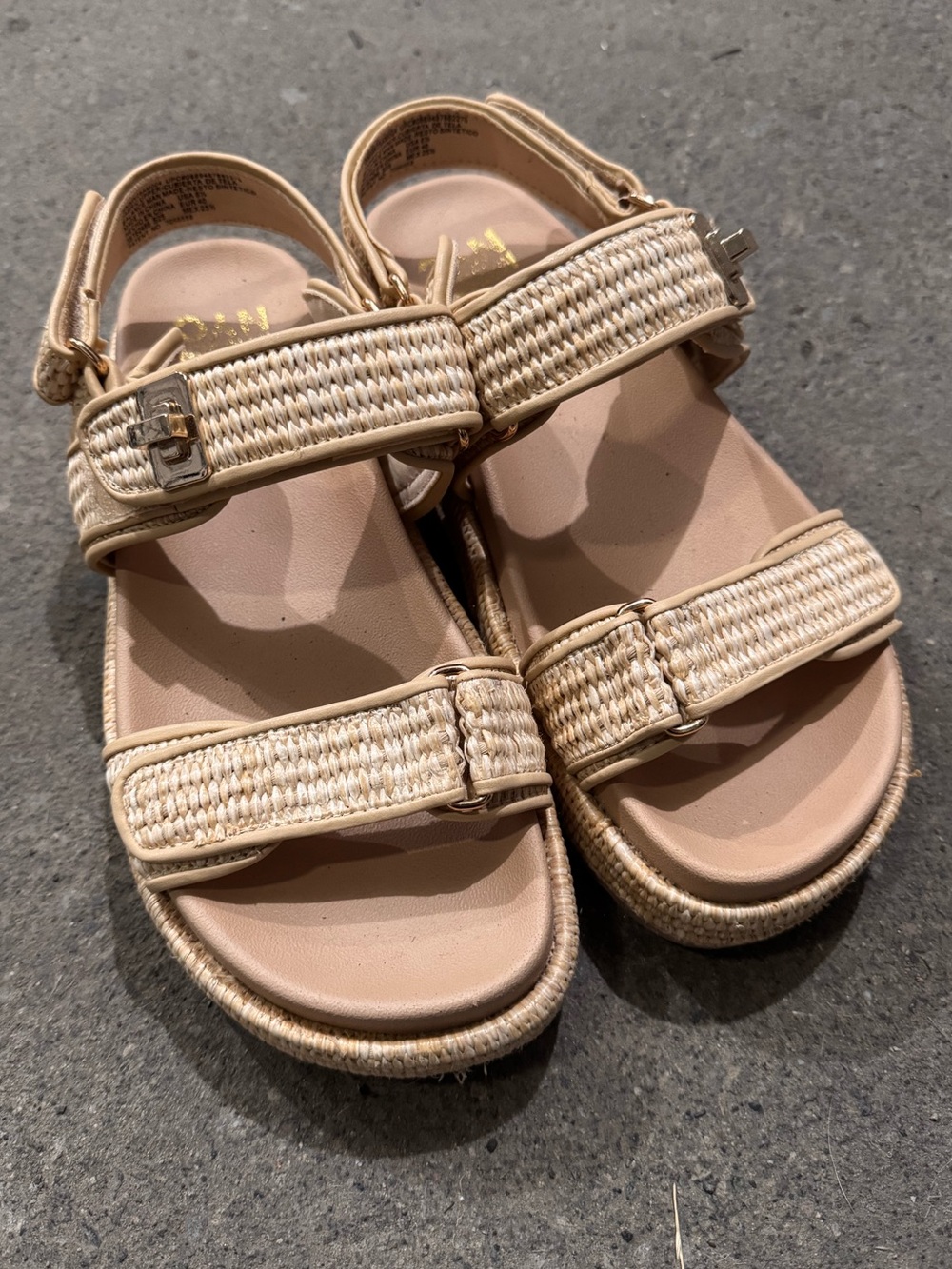 Madden NYC Raffia Flatform Sandals 8.5 Woven Strap Beige Platform Chunky Comfort